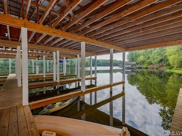 5 Birdsong Rd, Ebony, VA 23845