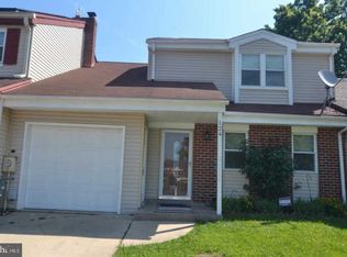 124 Mayfair Ln, Mount Laurel, NJ 08054