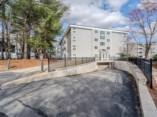 255 North Rd Unit 235, Chelmsford, MA 01824