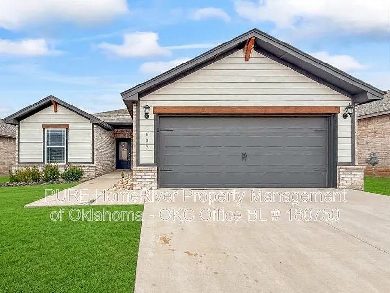 1609 Vermilion Ln