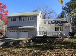 108 Manor Ridge Dr, Shohola, PA 18458