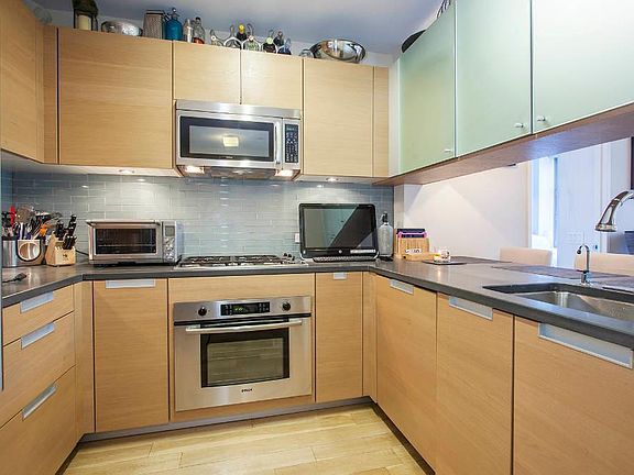 2nd image of 310 W 52nd St APT 4D