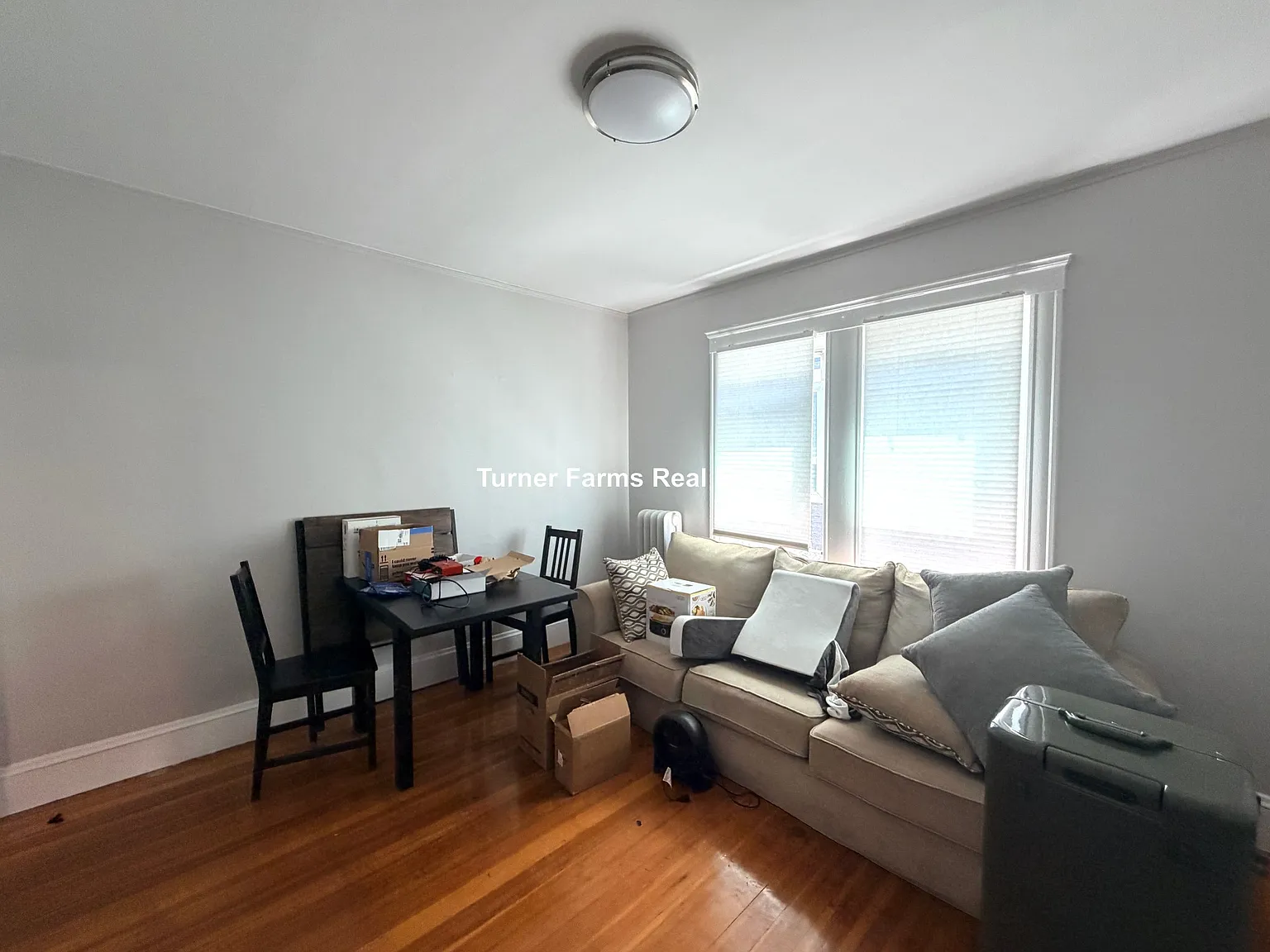 3 bed, 9999 sqft, $3,900 — Photo 2