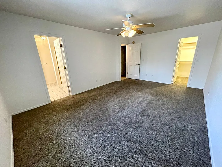 2021 Chambers Ave — Photo 22
