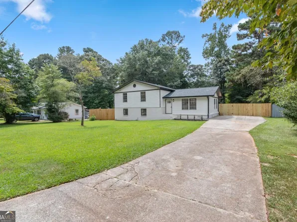 3093 Deshong Dr, Stone Mountain, GA 30087