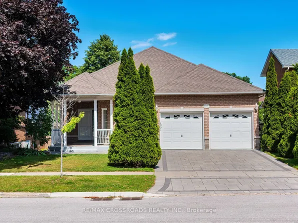 1859 New St, Pickering, ON L1V 3L9