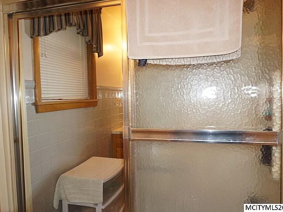 5th image of 1124 Manor Dr