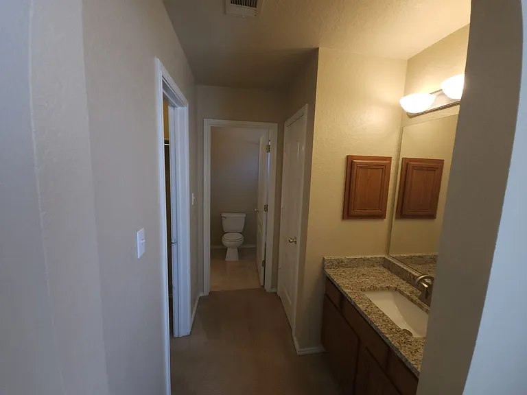 21215 Encino Ash — Photo 9