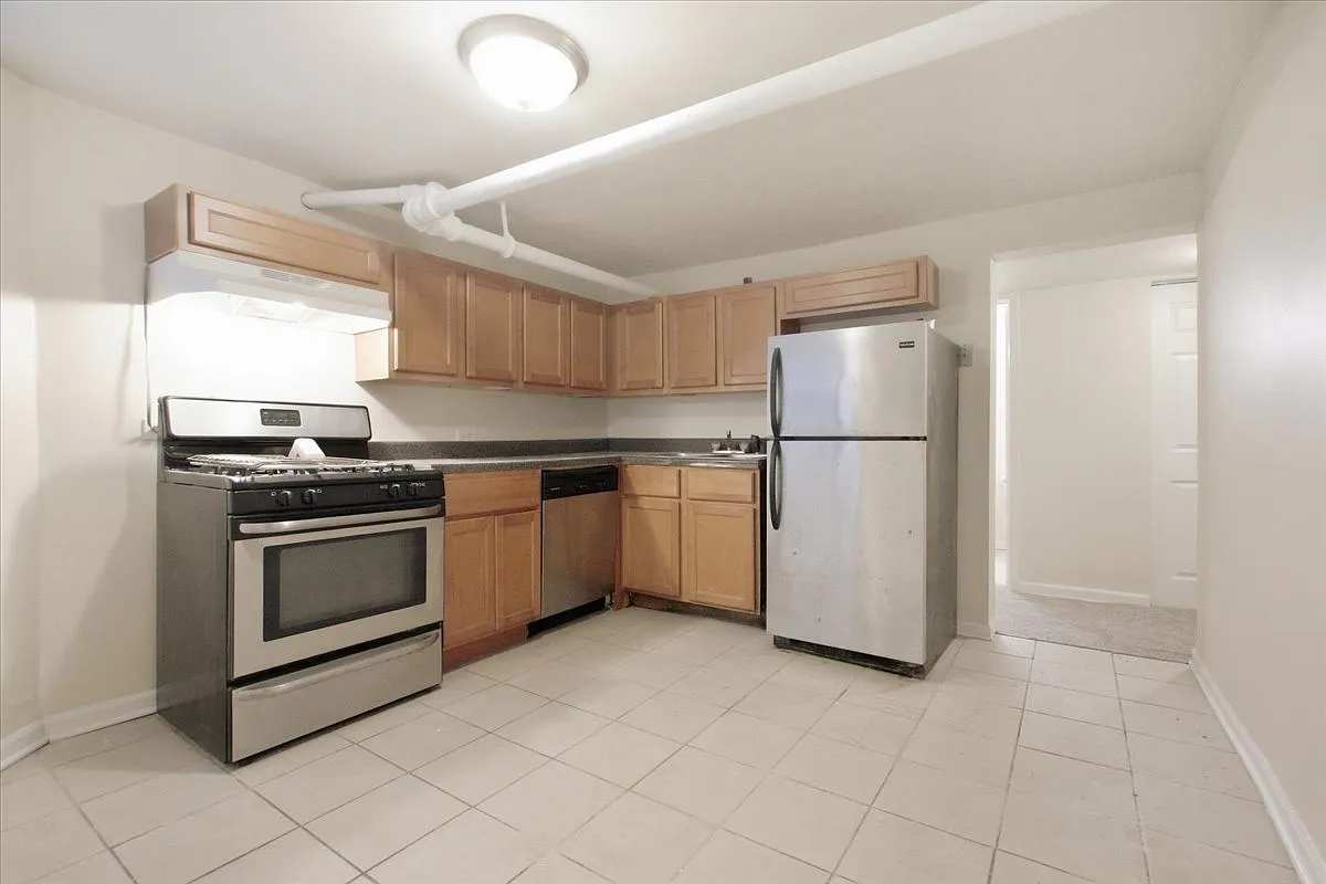 2 bed, 750 sqft, $1,595 — Photo 2