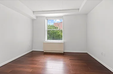 Rented by R New York