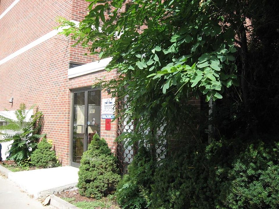 1st image of 1691 Cambridge St #111