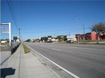 4th image of 6338 S Tamiami Trl