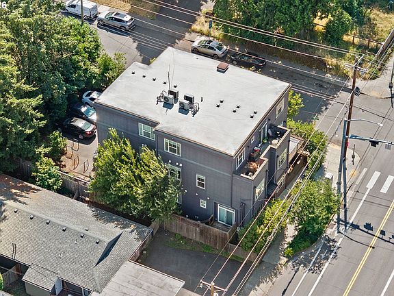 4th image of 1904 SE Tacoma St