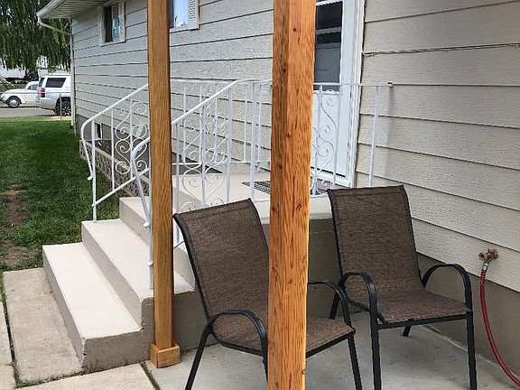 back yard covered patio area