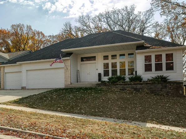 1414 Glendale Hills Dr NE, Rochester, MN 55906