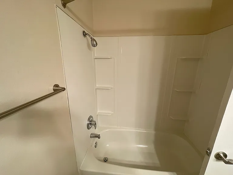 First Hill Apartments — Photo 10