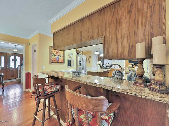 5th image of 2850 Birchwood Dr
