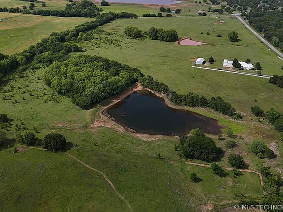 5th image of 8361 Midway Rd