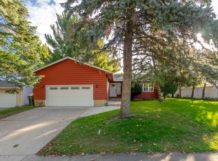 4126 Cardinal Dr, Cedar Falls, IA 50613