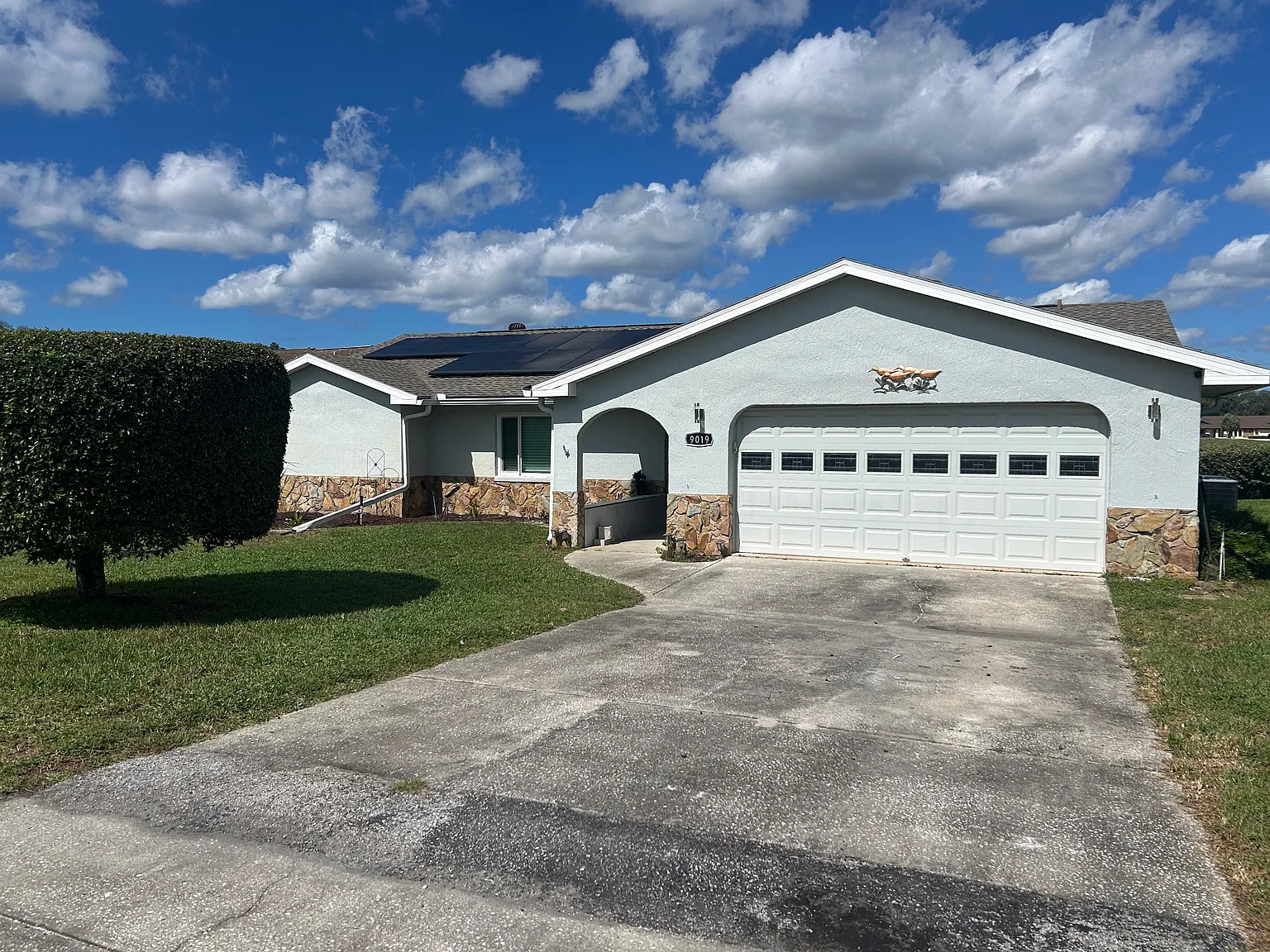 3 bed, 1621 sqft, $2,100 — Photo 1