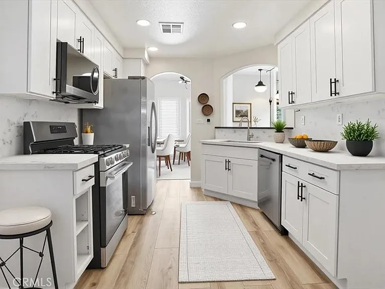 356 Carrione Ct — Photo 3