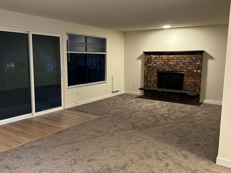 3252 SE Goldmaur Ct #1 — Photo 2