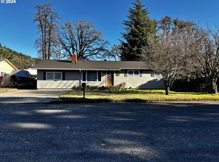 76481 Portal Dr, Oakridge, OR