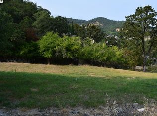 437 SE Dos Gatos Ct, Roseburg, OR 97470