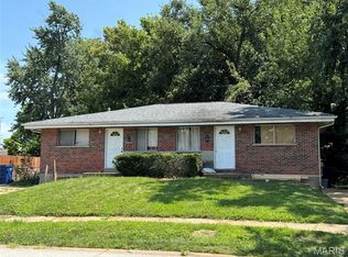 4526 Country Ln, Saint Ann, MO 63074