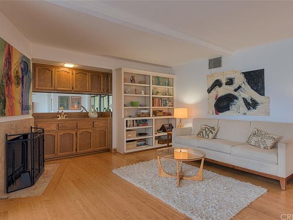 5th image of 212 N Valley St Unit 15