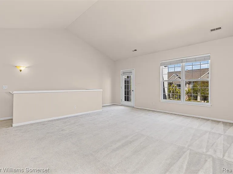 1128 Alameda Blvd — Photo 13