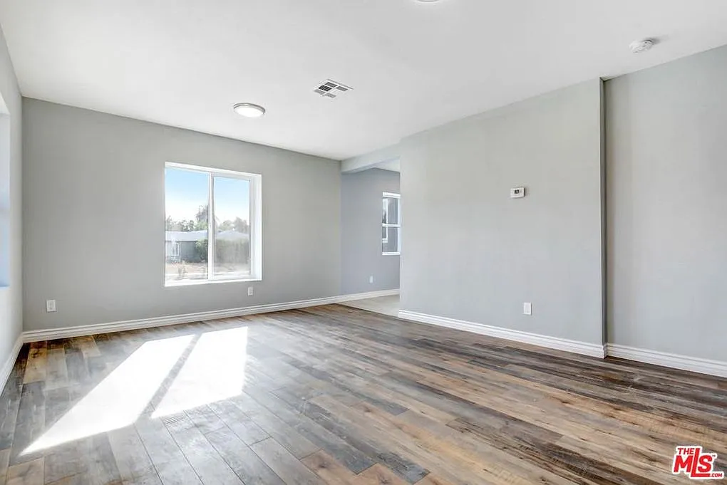 4 bed, 1349 sqft, $2,995 — Photo 4