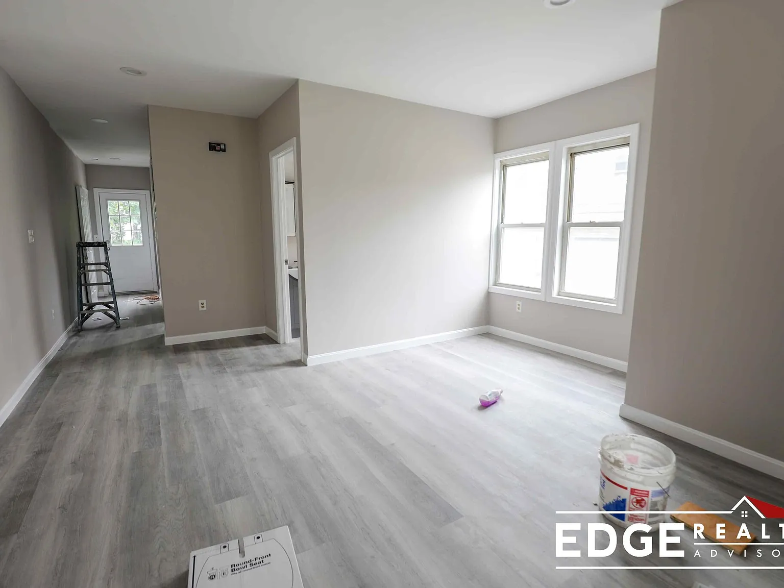 5 bed, 2.5 bath, 2000 sqft, $6,800 — Photo 4