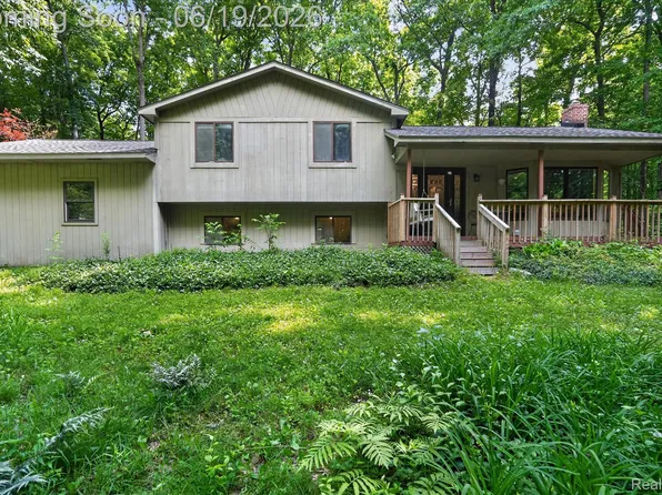 4200 Stockemer, White Lake, MI 48383
