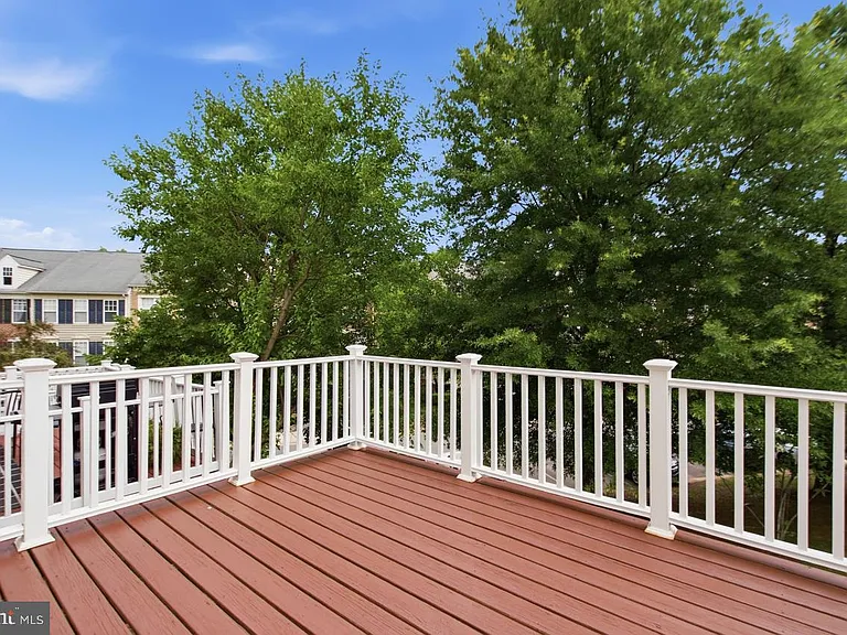 8108 Dove Cottage Ct — Photo 23