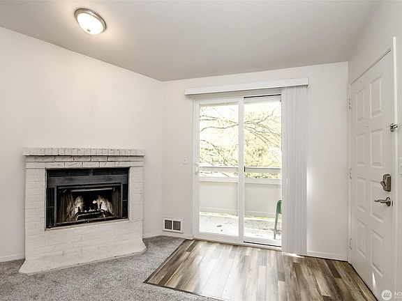 4th image of 14200 NE 171st St Unit G207