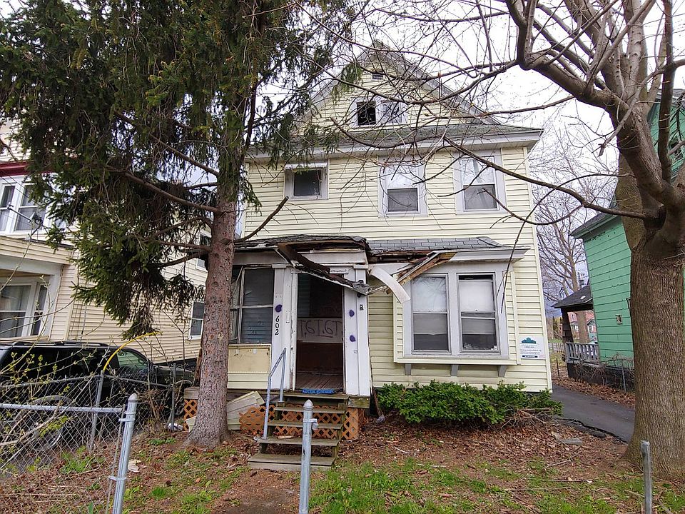 1st image of 602 W Newell St