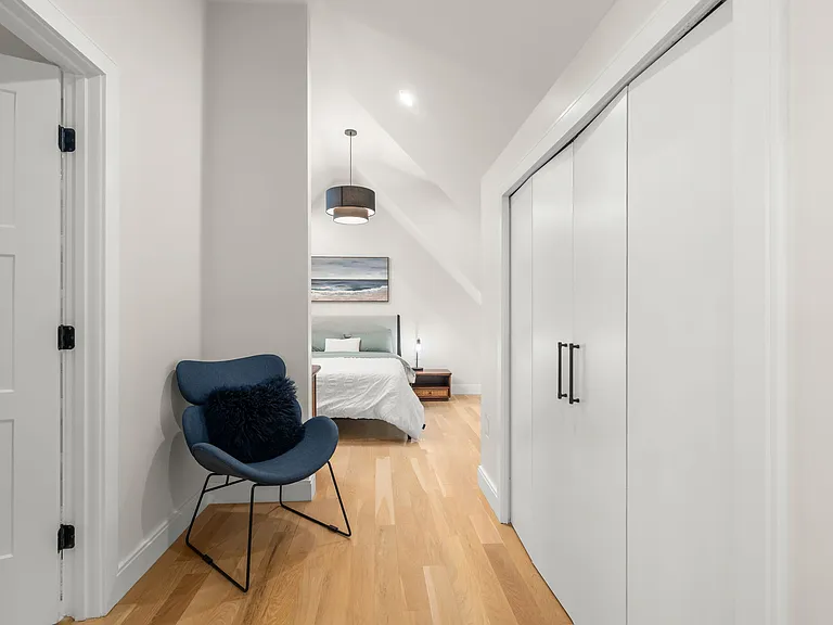 8 Bates Ct — Photo 32