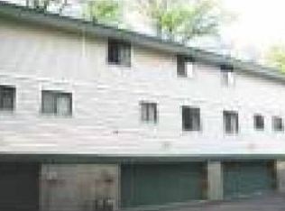 2721 Upland Ct N, Plymouth, MN 55447