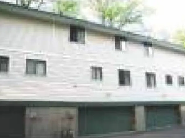 2721 Upland Ct N, Plymouth, MN 55447