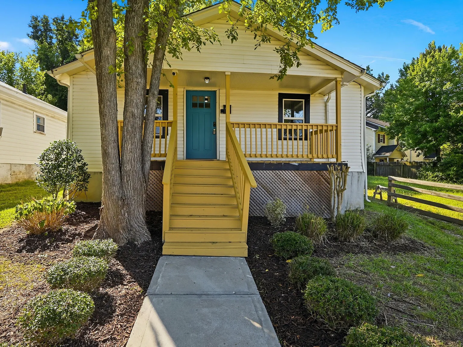 1208 Drew St — Photo 2