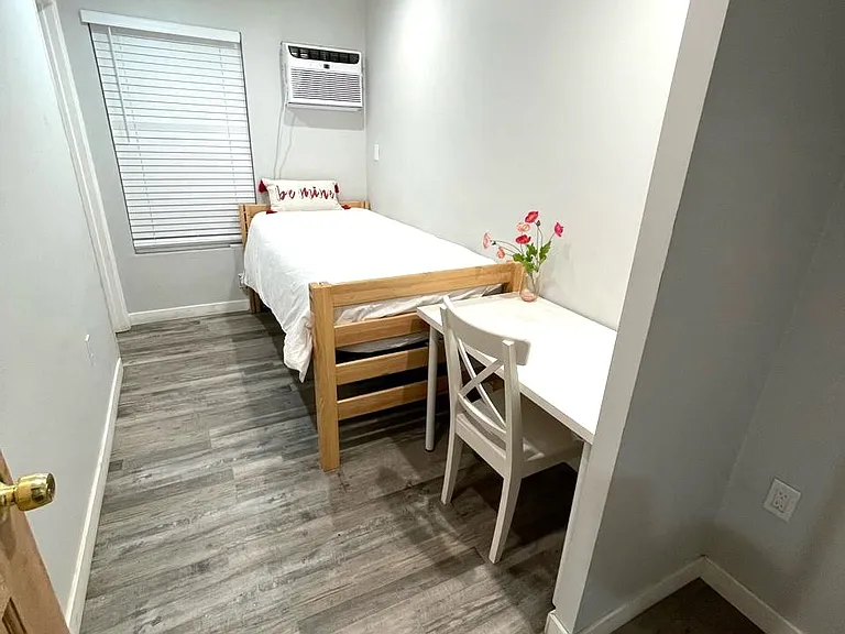 1125 Leighton Ave — Photo 10