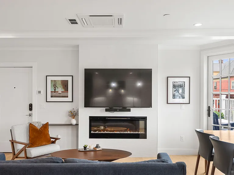 8 Sycamore St #C — Photo 7