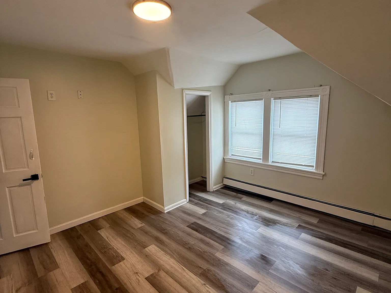 2 bed, 1000 sqft, $1,600 — Photo 2