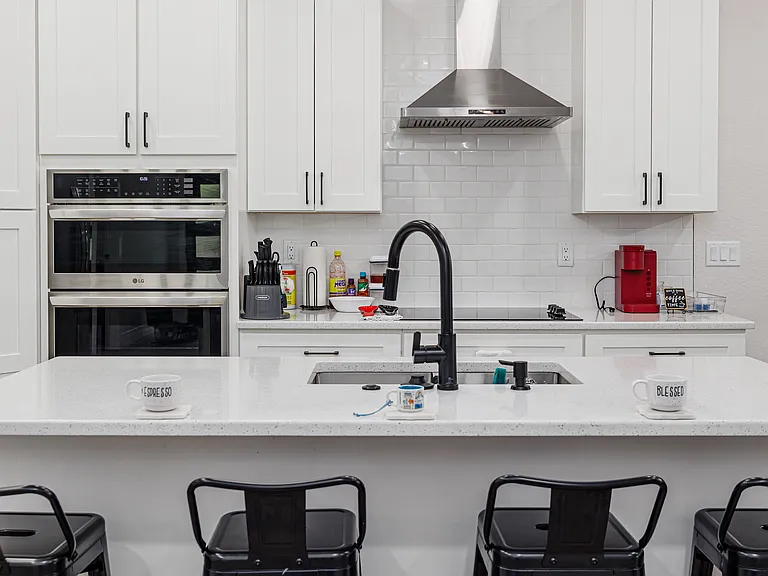 550 Battle Ave #550 — Photo 2