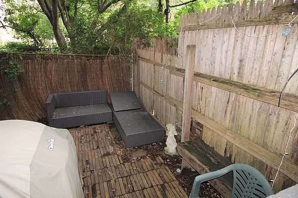 Rented by Compass | media 18