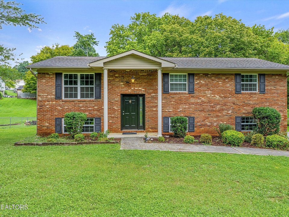 1st image of 817 N Whispering Oak Cir