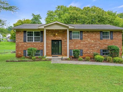 817 N Whispering Oak Cir, Powell, TN, 37849