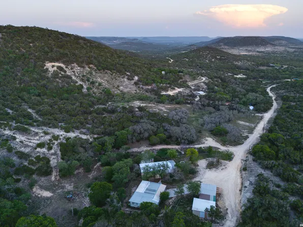 824 JUNIPER RD, Tarpley, TX 78883