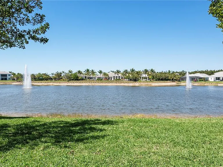 8897 Redonda Dr — Photo 19